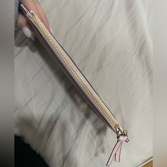 Louise Vuitton Zipped Pocket - Picture 6 of 10